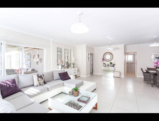 4 BEDROOM HOUSE RENTED IN SUNNINGDALE